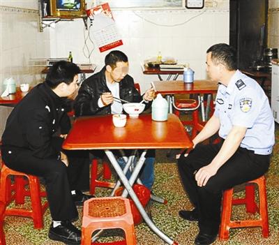 &ldquo;晕倒哥&rdquo;辗转多地装晕 为获捐助乱编悲惨经历
