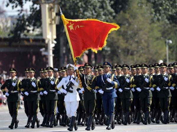 国防部发言人回应"八一阅兵"传闻：适时发布信息