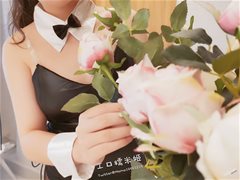 白虎福利姬工口糯米姬-黑丝兔女郎